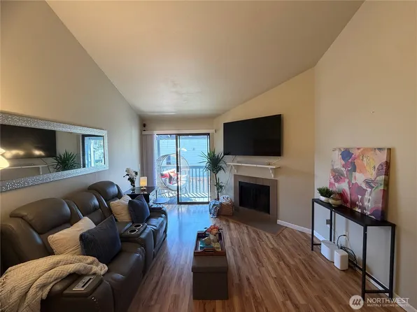 3302 I Street NE #B203, Auburn, WA 98002