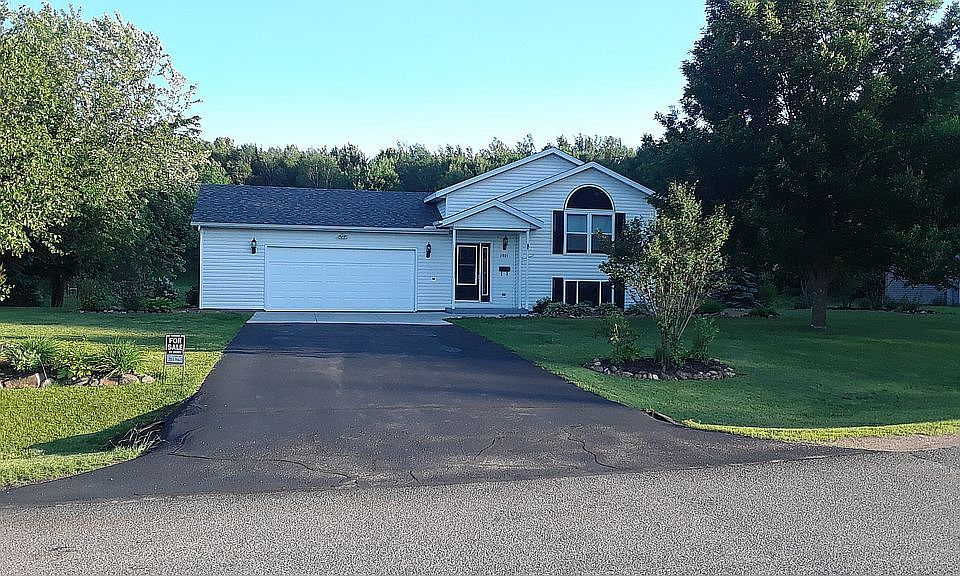 1st image of 1901 Wisteria Ln