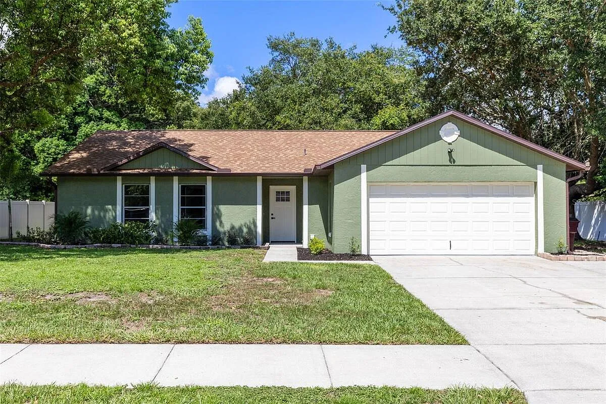 4 bed, 2.0 bath, 1623 sqft, $2,600 — Photo 2