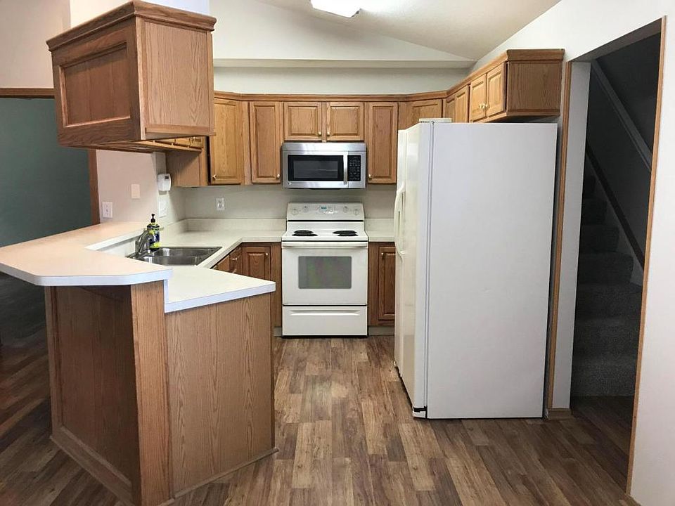 2nd image of 3942 Wiston Dr