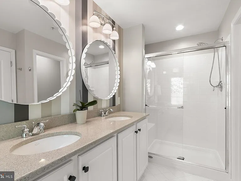 7207 Phelps Hill Ct — Photo 28