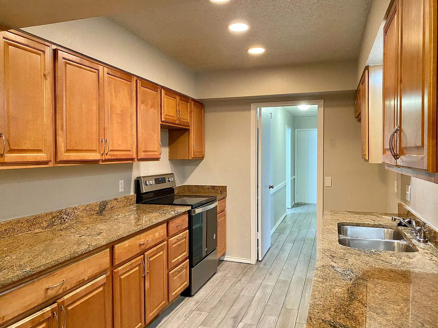 Updated Duplex in NW OKC — Photo 3