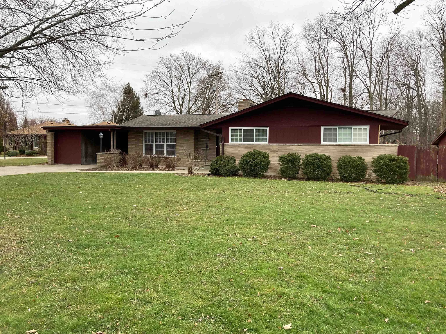 3384 Pearl Dr photo 1