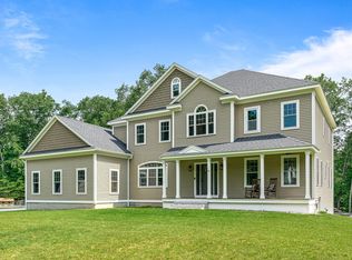 10 Karen Ln, Salem, NH 03079