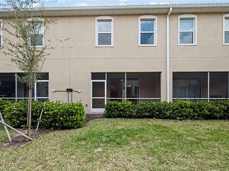 2827 Blossom Way — Photo 21