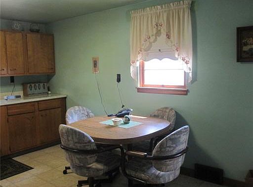 3rd image of 2021 Raymond Ave