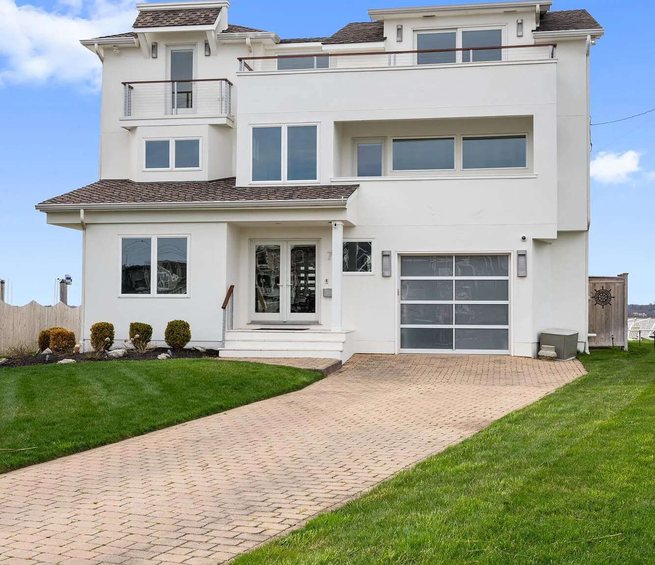 5 bed, 5.5 bath, 3775 sqft, $50,000 — Photo 1