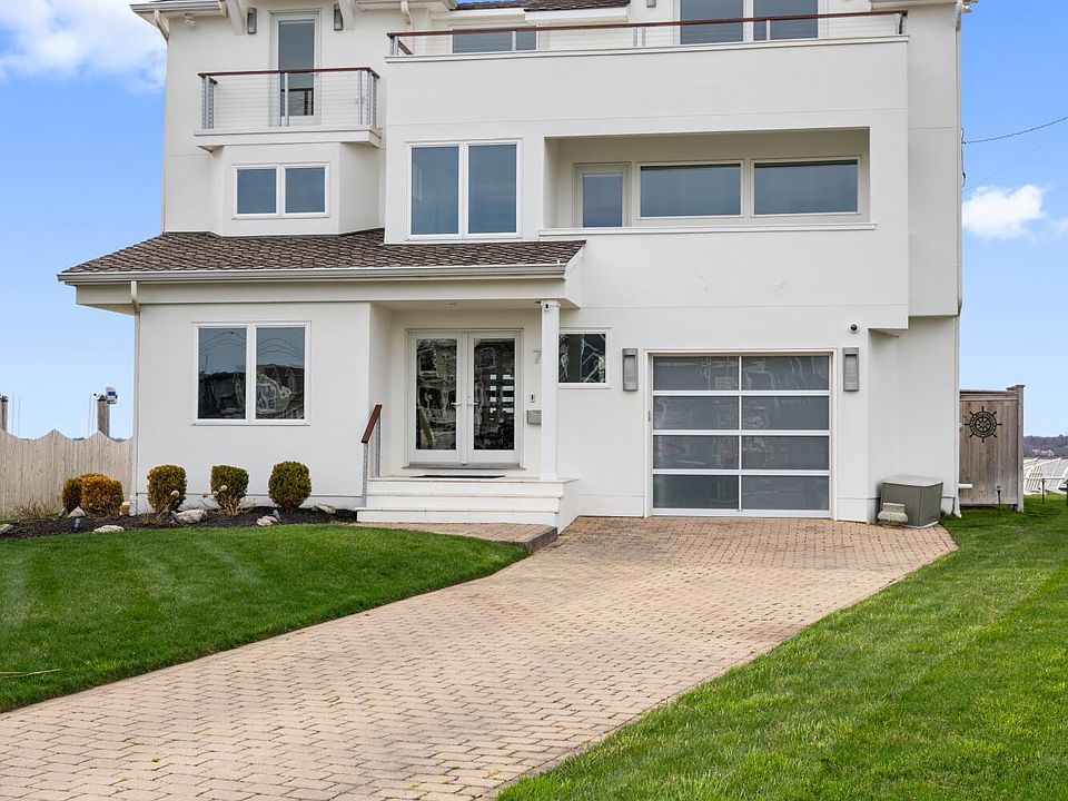 1st image of 7 Circle Dr
