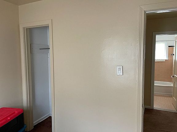 Bedroom 3 opposite view