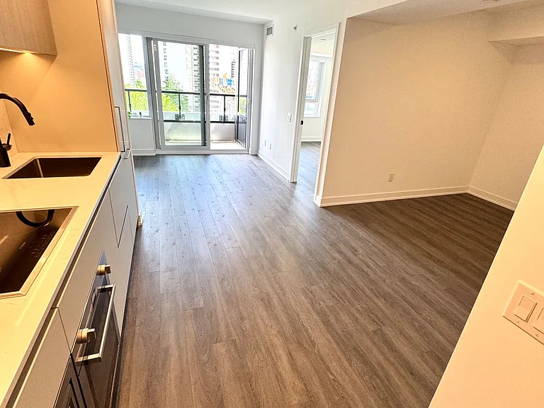 609 Sherbourne St #811 — Photo 14