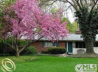 915 N Reading Rd, Bloomfield Hills, MI 48304