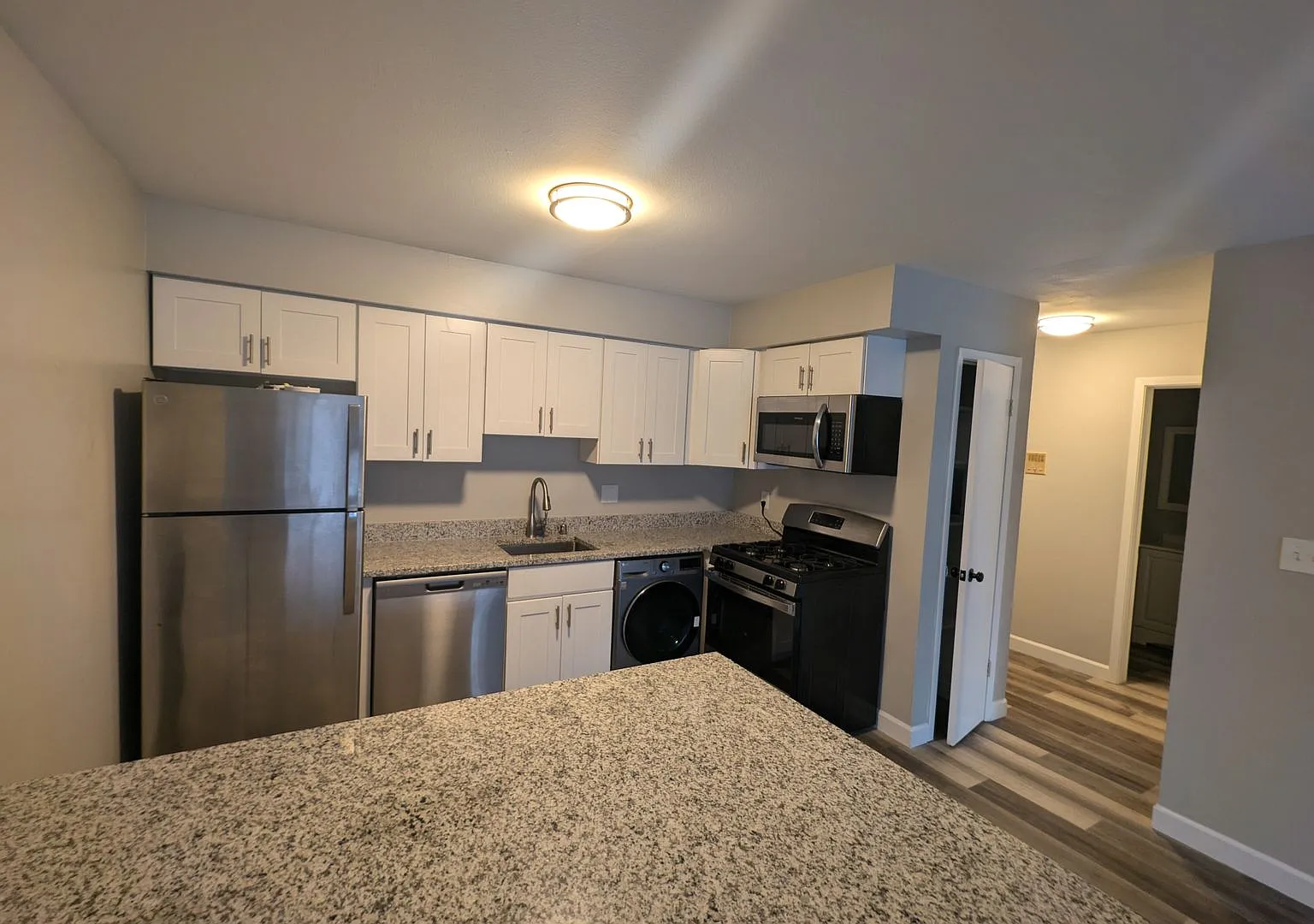 Newly Renovated 1 Bedroom Apartment Home in Upper East Side Milwaukee — Photo 1
