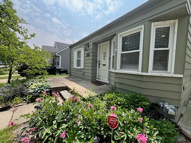 1315 N Altadena Ave — Photo 36