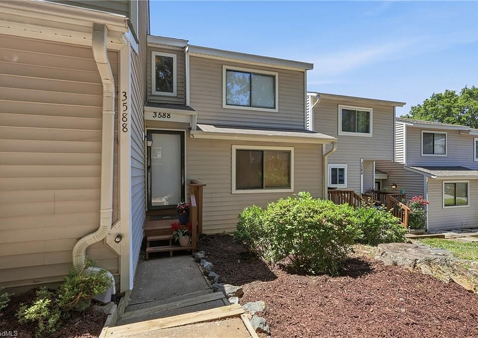 1st image of 3588 Heathrow Dr