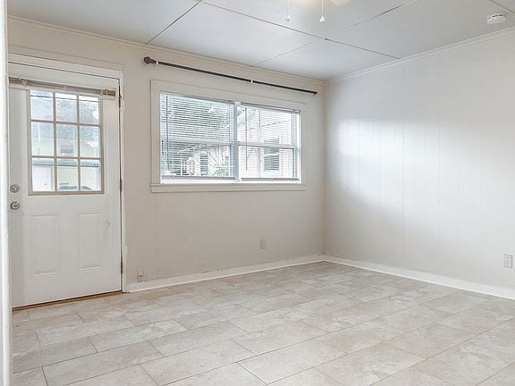 5th image of 220 N Adelle Ave Unit 1-B