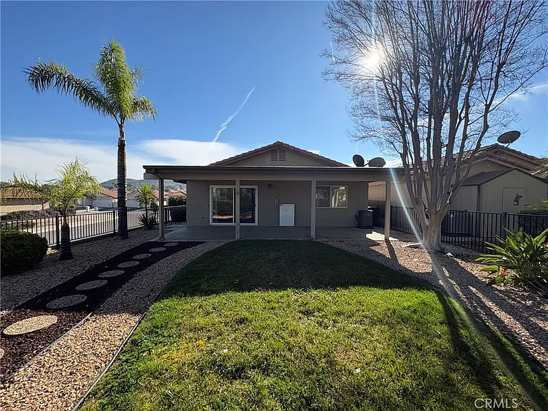 28311 Avenida Francesca — Photo 24