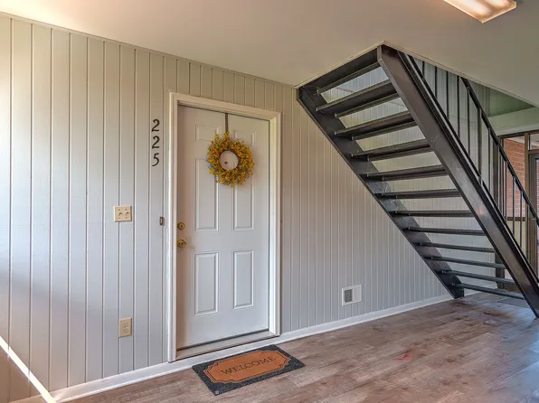 Willow Creek Apartments, 1616 Seminole Dr #1-101, Johnson City, TN 37604