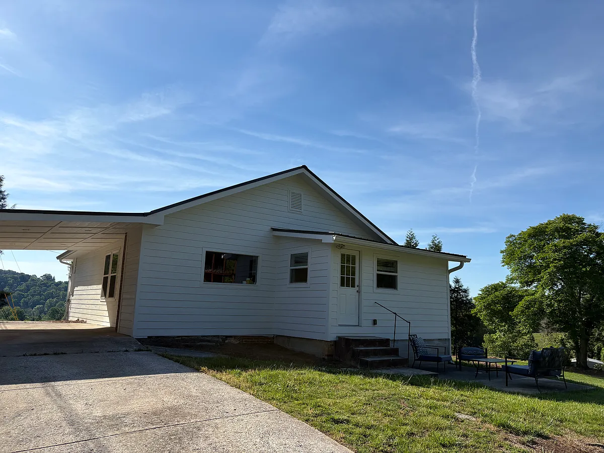 Building Photo - 160 Seminary Cir