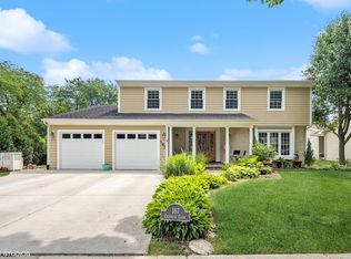 167 Cranston Ct, Glen Ellyn, IL 60137