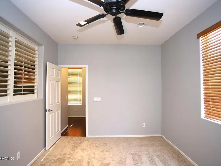 2840 S Miller Dr — Photo 18