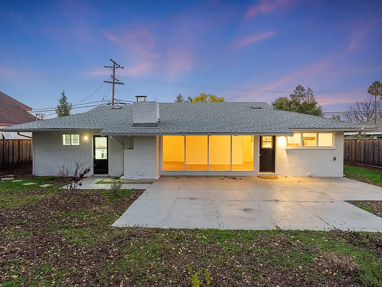 1921 Jardin Dr — Photo 21