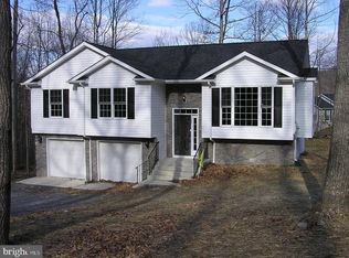 1111 High Top Rd, Linden, VA 22642