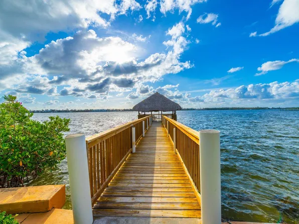 1 S Lakeshore Drive, Hypoluxo, FL 33462