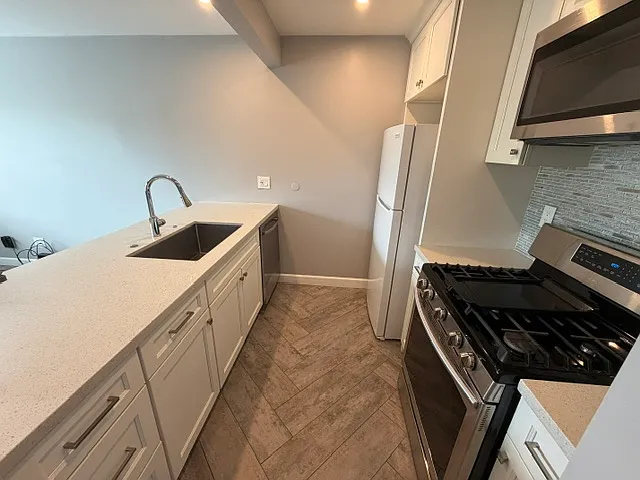 2605 Carleton Ln — Photo 18