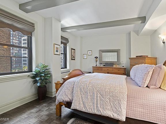 3rd image of 235 E 49th St APT 9E