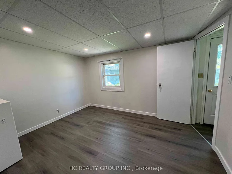37 Empress Ave — Photo 6