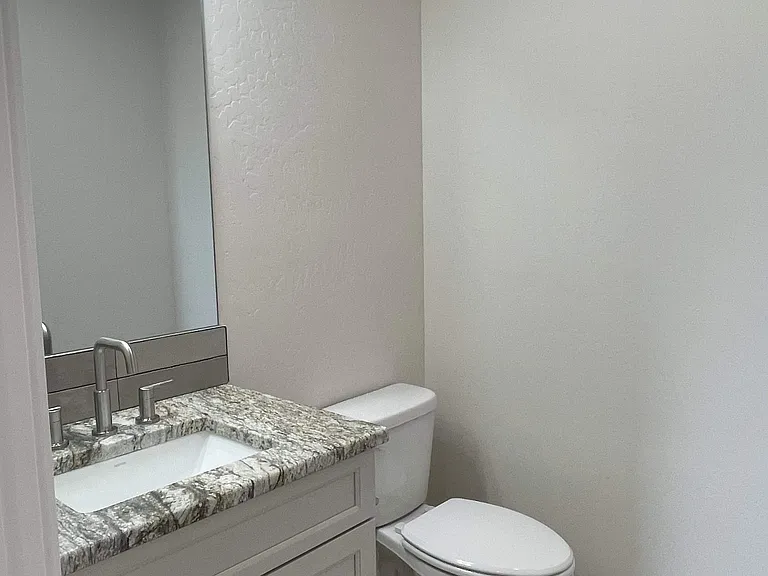 403 Alabama St #B — Photo 20