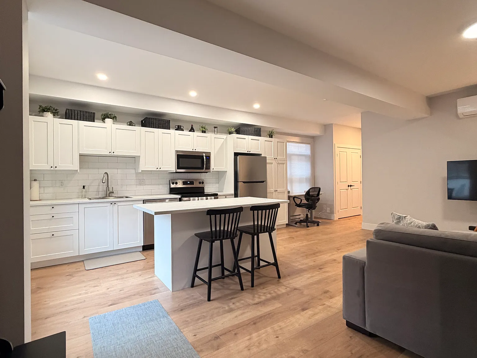 764 Wellington St E — Photo 1