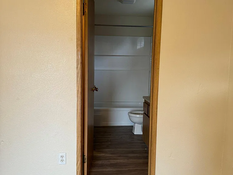4103 Center St #D — Photo 12