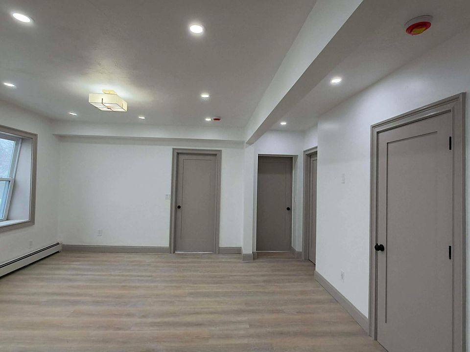 Building Photo 3