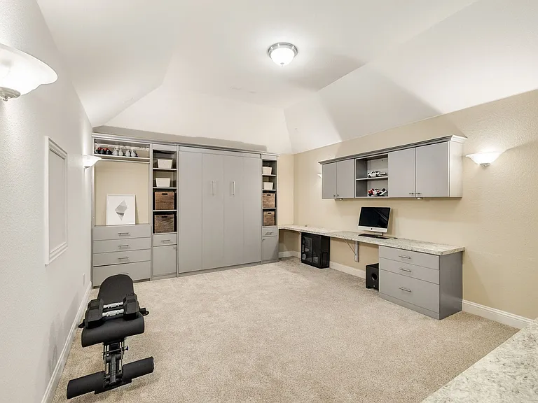 8405 Saint Clair Dr — Photo 31