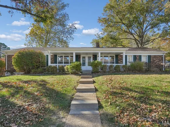 5523 Fireleaf Dr, Saint Louis, MO 63129