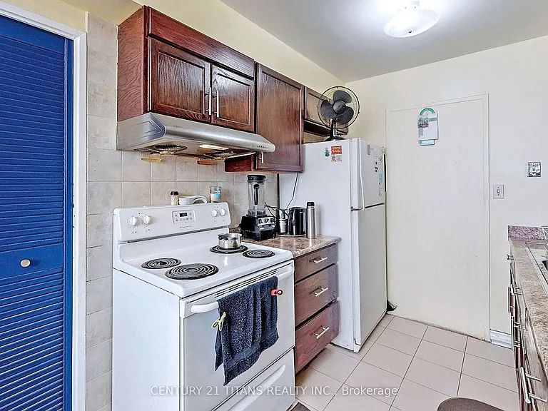 20 Gilder Dr #1208 — Photo 34
