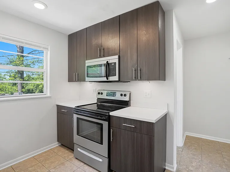 405 Brewer Dr #B — Photo 14