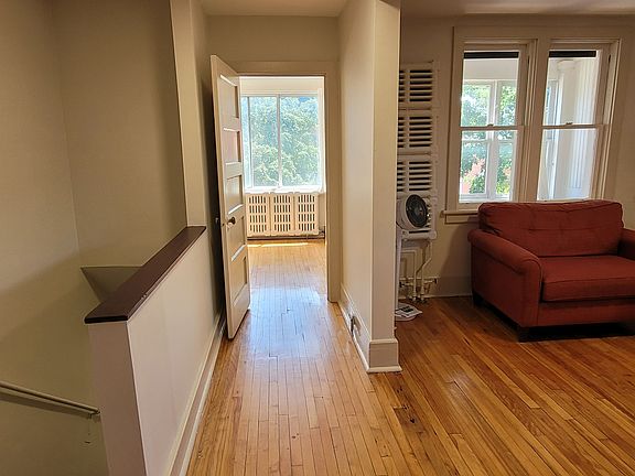 4th image of 721 Cooper St #C