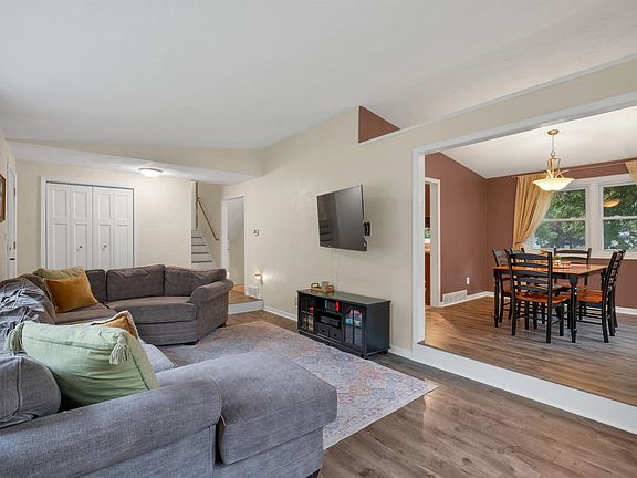 5th image of 158 Winchester Way