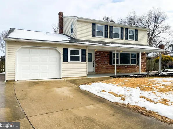 9 Terry Cir, Dover, DE 19904