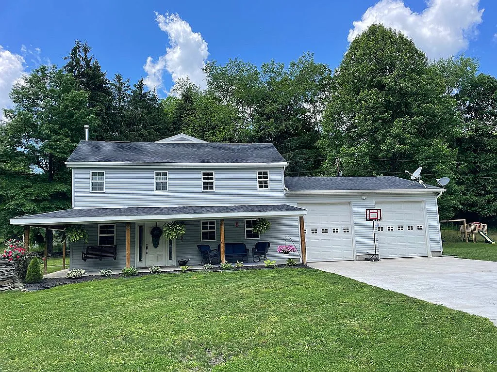 3993 Grimes Rdg photo 1