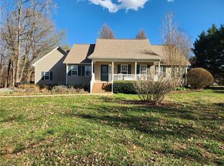 6346 Willow Hill Ct, Pleasant Garden, NC 27313