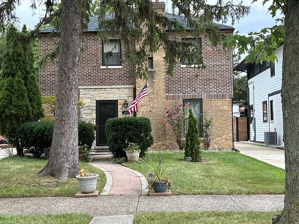 N 74th Ave