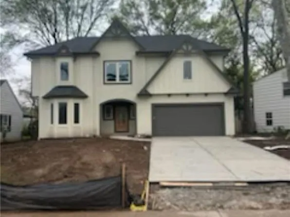 4113 W 67th St, Prairie Village, KS 66208