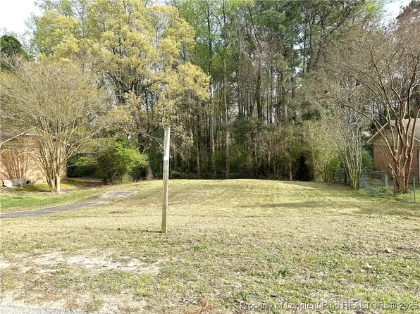 6143 Sabine Dr, Fayetteville, NC 28303