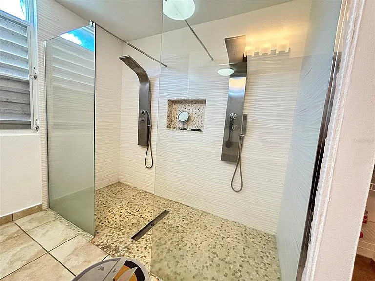 345 Calle Tulipan — Photo 12