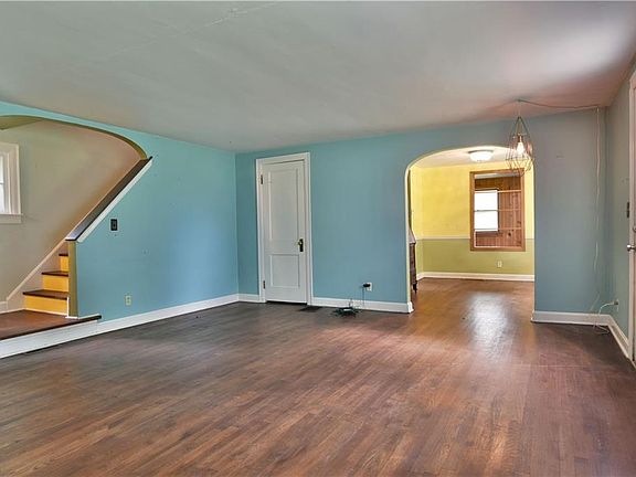 3rd image of 4099 N Park Ave