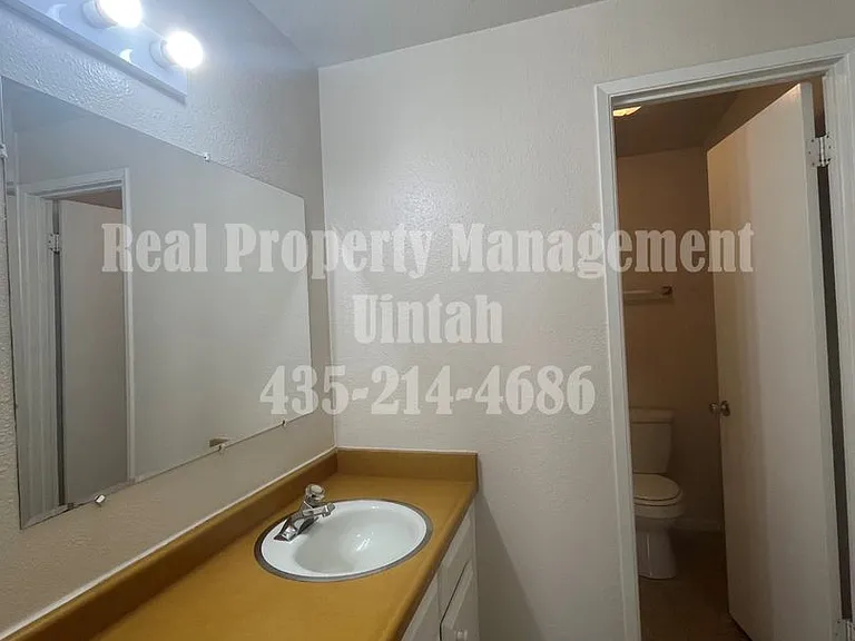 607 N 100 W — Photo 9