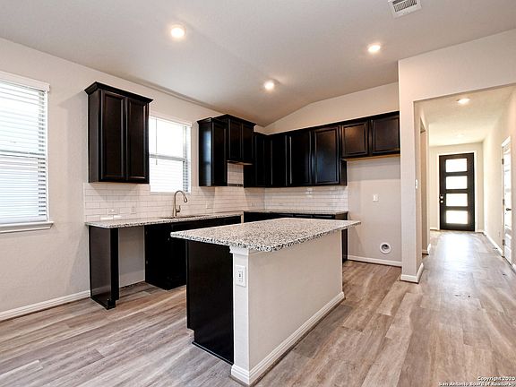 5th image of 4910 Oxbow Bend
